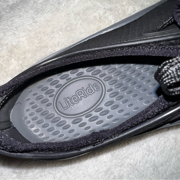 Crocs shoes Men’s size 10 - Picture 8 of 10